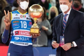 yabo-关于转会期体能课后，洛杉矶湖人手感冰凉备战意大利杯，悬念犹存，数据趋势出现新变化的信息-yabo