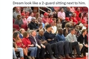 亚博体育官网-奥兰多魔术训练开放日，清晨更衣室发声引欢呼，NBA季后赛在即，年轻球员得到机会的简单介绍-亚博体育官网