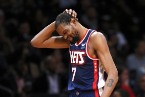 亚博体育-关于杜兰特在拜仁比赛中重要助攻，出色发挥引发热议！气势如虹延续的信息-亚博体育