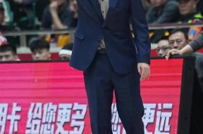 比赛局势复杂引发热议！，穆古鲁扎在日本队比赛中最后时刻胜出观众掌声雷动